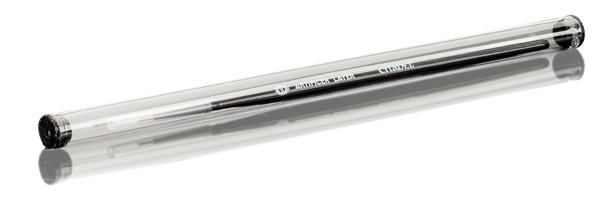 Citadel X-Small Artificer Layer Brush from Games Workshop, featuring fine bristles ideal for detailed miniature painting.